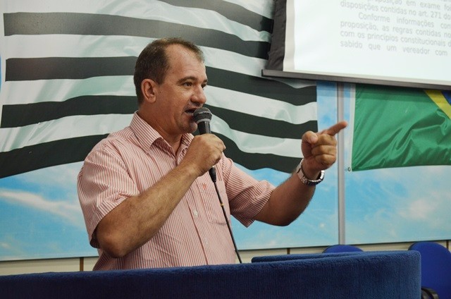 2017117_FOTO- Leitinho busca informações sobre Cadastro Habitacional